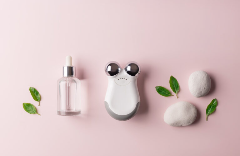 Retinoids vs. Anti-Aging Devices: How to Combine Them Safely